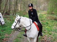 Céline toujours avec le souire sur Joyce.